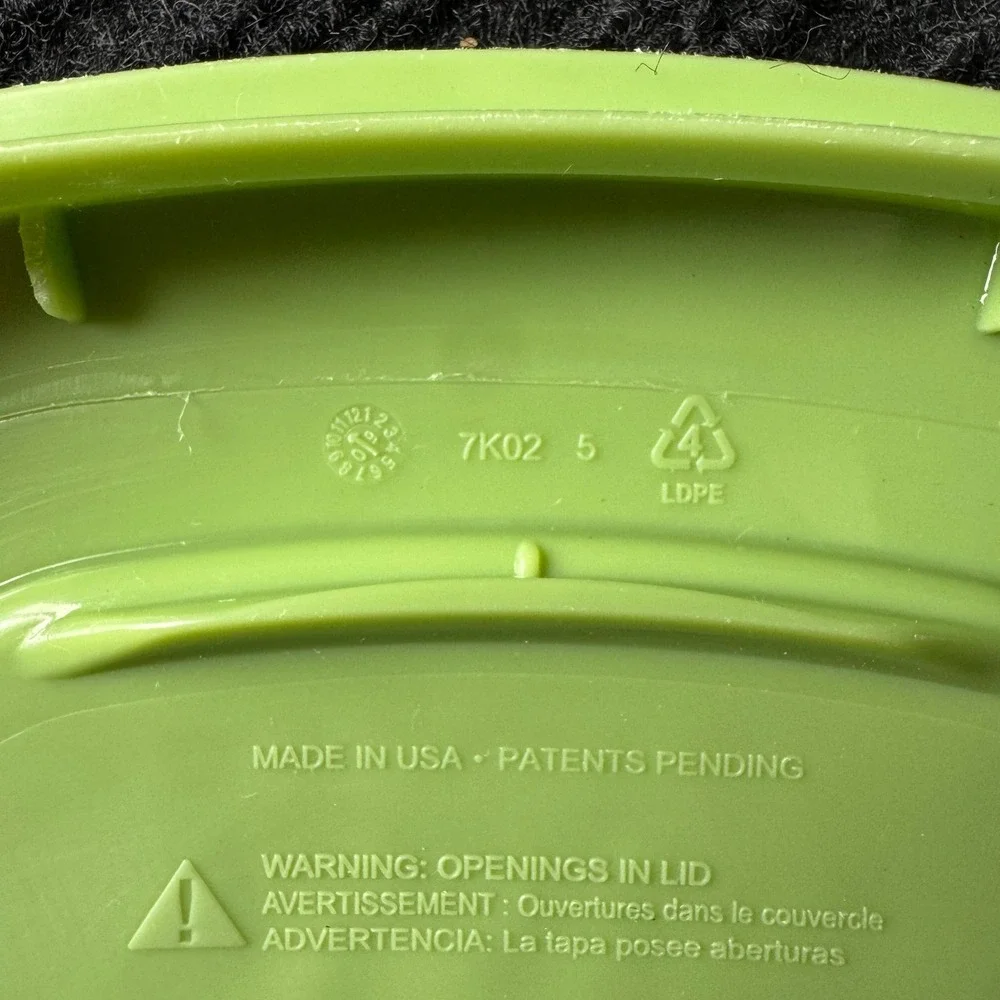 Rubbermaid FreshVent Produce Saver Replacement Lid Green 7K02 Square